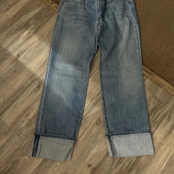 Old Navy Light Blue Boy-Cut Jeans - Picture 4 of 8